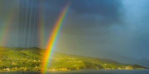Εντυπωσιακό τριπλό ουράνιο τόξο στη Σάμο (Φωτογραφία: Μανώλης Θράβαλος)