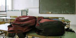 Στο σχολείο θα μένουν οι τσάντες / Φωτογραφία: Eurokinissi