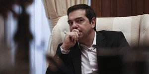 «Διπλός πονοκέφαλος» για Τσίπρα / Φωτογραφία: Eurokinissi