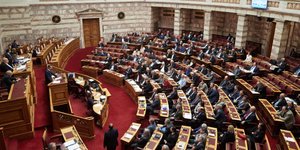 Οι 8 βουλευτές και δήμαρχοι και ο πρώην υπουργός που στέλνει η Βουλή στον εισαγγελέα /Φωτογραφία: Intime News