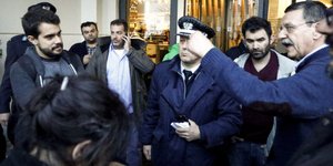 Ζητούν την ανάκληση τριών απολύσεων στον ραδιοφωνικό σταθμό