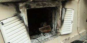 Δύο γυναίκες έχασαν τη ζωή τους στην πυρκαγιά στην Καλλιθέα (Φωτογραφία: EUROKINISSI/ ΧΡΗΣΤΟΣ ΜΠΟΝΗΣ)