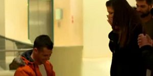 Ο Γιάννης Τσίλης κάνει πρόταση γάμου στην αγαπημένη του