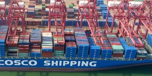 Το China Cosco Taurus έχει μήκος 420 μέτρα