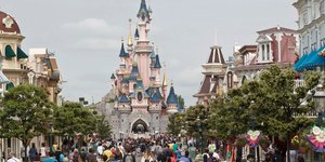 Επενδύσεις ύψους 2 δισ. ευρώ θα κάνει η Disney στο θεματικό πάρκο του Παρισιού. Φωτογραφία: AP