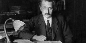 O Άλμπερτ Αϊνστάιν σε ηλικία 39 ετών (Φωτογραφία αρχείου: ΑΡ) 