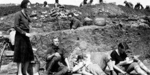 H 22χρονη Hellen -Mary Ross στις ανασκαφές στην Ολυνθο