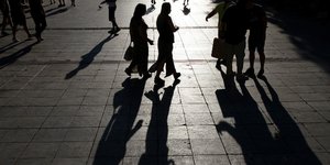 H Ελλάδα επιστρέφει σε μια μορφή ομαλότητας αλλά οι πολίτες είναι χρεοκοπημένοι/Φωτογραφία: Eurokinissi