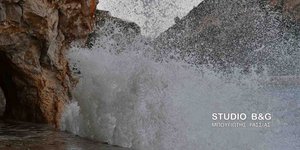 Φούσκωσε η θάλασσα στο Ναύπλιο /Φωτογραφία: argolikeseidiseis.gr