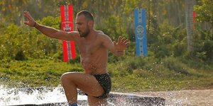 Σώζων Παλαίστρος Χάρος (Φωτογραφία: Facebook @Survivor Greece)