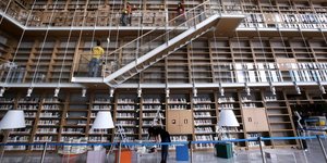 Διαθέτει εκατοντάδες χιλιάδες βιβλία τυπωμένα από τον 15ο αιώνα μέχρι σήμερα