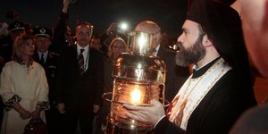 Το Μεγάλο Σάββατο φτάνει το Αγιο Φως από τα Ιεροσόλυμα