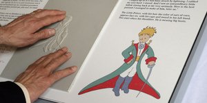  Πρωτοκυκλοφόρησε στη Νέα Υόρκη τον Απρίλιο του 1943