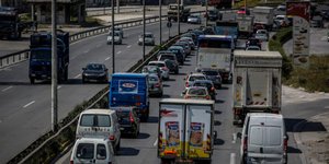 Τροχαίο δυστύχημα σημειώθηκε στην Ε.Ο. Αθηνών - Κορίνθου. Φωτογραφία: Eurokinissi