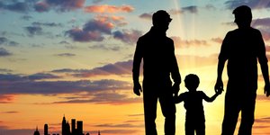 Αναδοχοι γονείς και τα ομόφυλα ζευγάρια /Φωτογραφία: Shutterstock