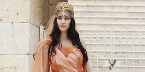 Φωτογραφία: NDP- H Κρητικιά Αγγελίνα Ματαλιωτάκη στην επίδειξη μόδας του Βασίλειου Κοστέτσου στο Ηρώδειο