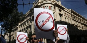 Από τις κινητοποιήσεις οδηγών ταξί κατά της Uber