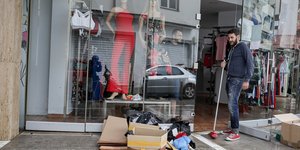 Υπάρχουν 3 υποσταθμοί εκτός τάσης