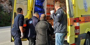 Ασθενοφόρο/ Φωτογραφίες: INTIME NEWS 