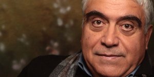 Ο Δημήτρης Πιατάς σε θεατρικό αναλόγιο