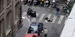 Επίθεση με μαχαίρι στο Παρίσι (Φωτογραφία: Wladia Drummond via AP)
