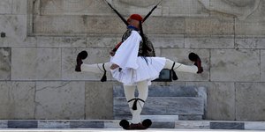 Η προεδρική φρουρά της Ελλάδας. Φωτογραφία: AP