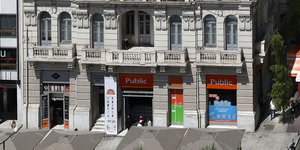 Το κατάστημα Public στο Σύνταγμα