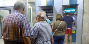 Αλλαγές από σήμερα στα Capital controls/Φωτογραφία:Eurokinissi