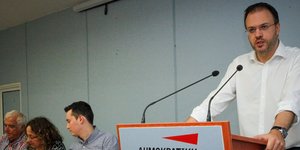 Ο Θ. Θεοχαρόπουλος στην Κ.Ε. της ΔΗΜΑΡ -Φωτογραφία: ΧΡΗΣΤΟΣ ΜΠΟΝΗΣ//EUROKINISSI