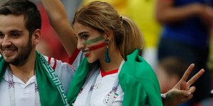 Η Ιρανή που έγινε viral. Φωτογραφία: AP