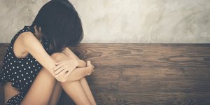 Παιδί θύμα κακοποίησης. Φωτογραφία- Shutterstock/NATNN