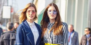 Γυναίκες ποζάρουν στον φακό/ Φωτογραφία Food1.it/Shutterstock