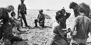 Κύπριοι στρατιώτες αιχμάλωτοι στα χέρια των Τούρκων 