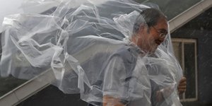 Χάος από τις βροχοπτώσεις στην Κίνα (Φωτογραφία αρχείου: AP/ Vincent Yu)