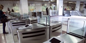 επικύρωση εισιτηρίου/Φωτογραφία: Eurokinissi