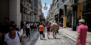 Ανοιχτά θα είναι σήμερα τα καταστήματα (Φωτογραφία: EUROKINISSI)