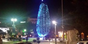 Αναψαν το χριστουγεννιάτικο δέντρο στην Καβάλα! (Φωτογραφία: kavalapost)