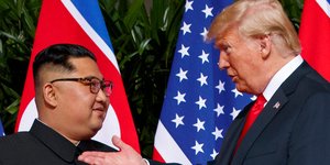 Τραμπ-Κιμ Γιονγκ Ουν/Φωτογραφία: AP