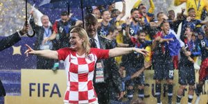 Η Κολίντα Γκράμπαρ-Κιτάροβιτς έκλεψε την παράσταση στο Μουντιάλ (Φωτογραφία: ΑΠΕ/  EPA/MAHMOUD KHALED)