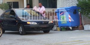 Η μαυροφορεμένη 55χρονη οδηγείται στον Εισαγγελέα