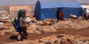 Η Μάγια Μερχί κάνει πλέον τα πρώτα της βήματα με τα νέα προσθετικά μέλη (Φωτογραφία: YouTube) 