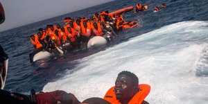 Διάσωση μεταναστών στις ακτές της Ισπανίας/Φωτογραφία: ΑΡ