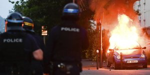 Συνεχίστηκαν τα επεισόδια στη Νάντη (Φωτογραφία αρχείου: AP/ Franck Dubray)