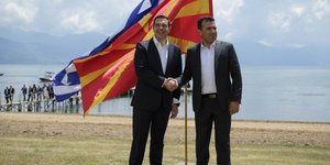 Ζάεφ και Τσίπρας στις Πρέσπες/Φωτογραφία: Eurokinissi