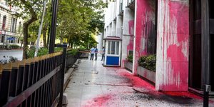 Βανδαλισμοί στο ΥΠΕΞ από τον Ρουβίκωνα -Φωτογραφία: ΕUROKINISSI/ΤΑΤΙΑΝΑ ΜΠΟΛΑΡΗ