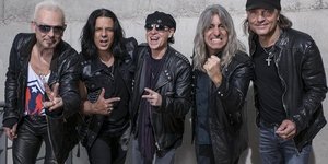 Είναι και γραμματόσημο