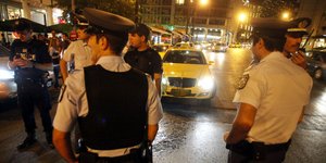 Διάφορες παραβάσεις από οδηγούς ταξί έδειξαν οι έλεγχοι της Τροχαίας / EUROKINISSI/ΓΙΩΡΓΟΣ ΚΟΝΤΑΡΙΝΗΣ