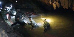 Τεράστια επιχείρηση είχε στηθεί για τον εντοπισμό των παιδιών (Φωτογραφία: AP)