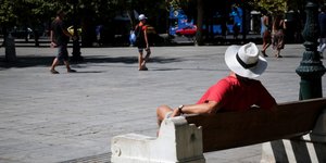Μεσημέρι στην πλατεία Συντάγματος/Φωτογραφία: Eurokinissi/Βασίλης Ρεμπάπης