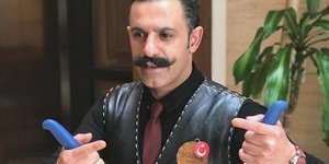 O Κουμαλί Αντιγκιουζέλ γνωστός ως Knife Man. Φωτογραφία: Instagram